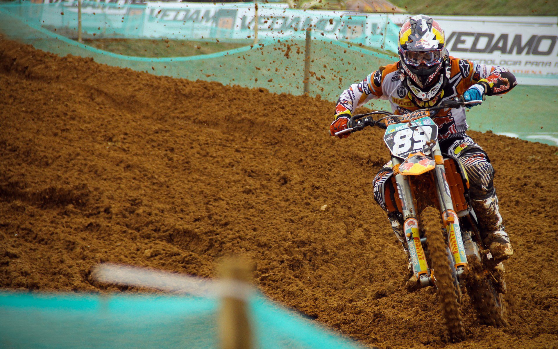 维斯塔潘非常不满意：冲刺排位赛中红牛赛车几乎无法驾驶，红牛赛车设计师纽维