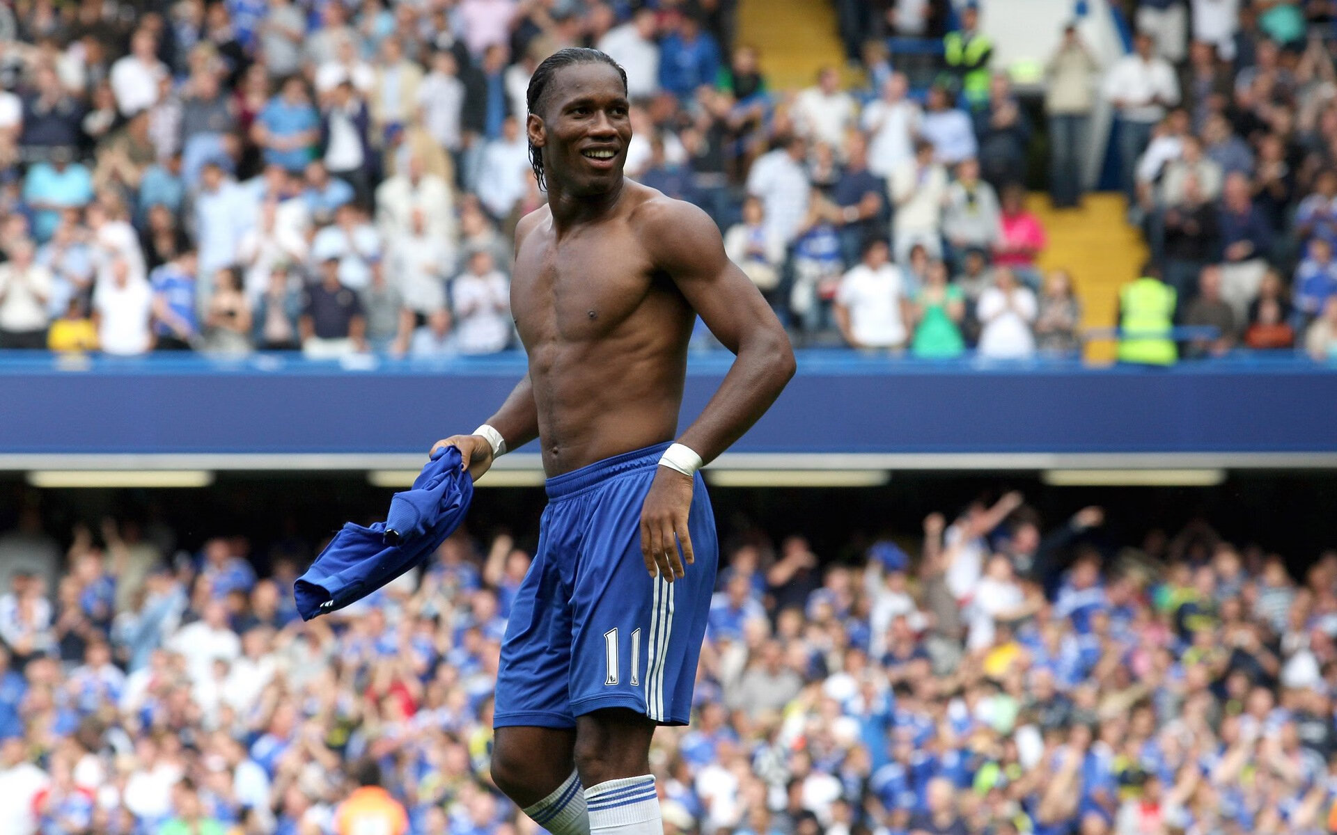 电竞解说失误引发争议引导行业反思，电竞解说的利弊